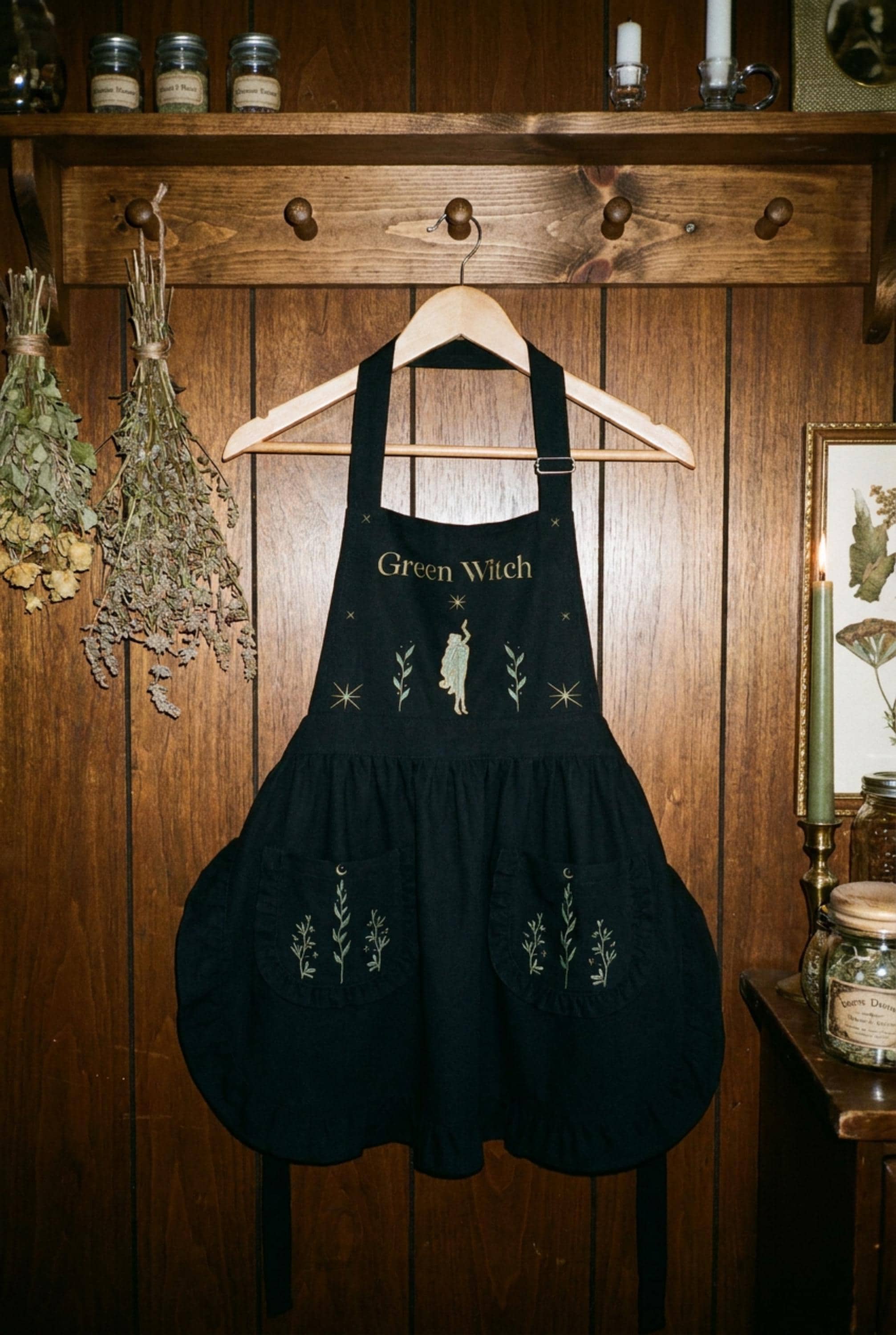 Green Witch Kitchen Apron for Herb Lovers, Cottagecore Gift for Her, Botanical Ruffled Pinafore for Gardeners, Whimsical Kitchen Witch Decor