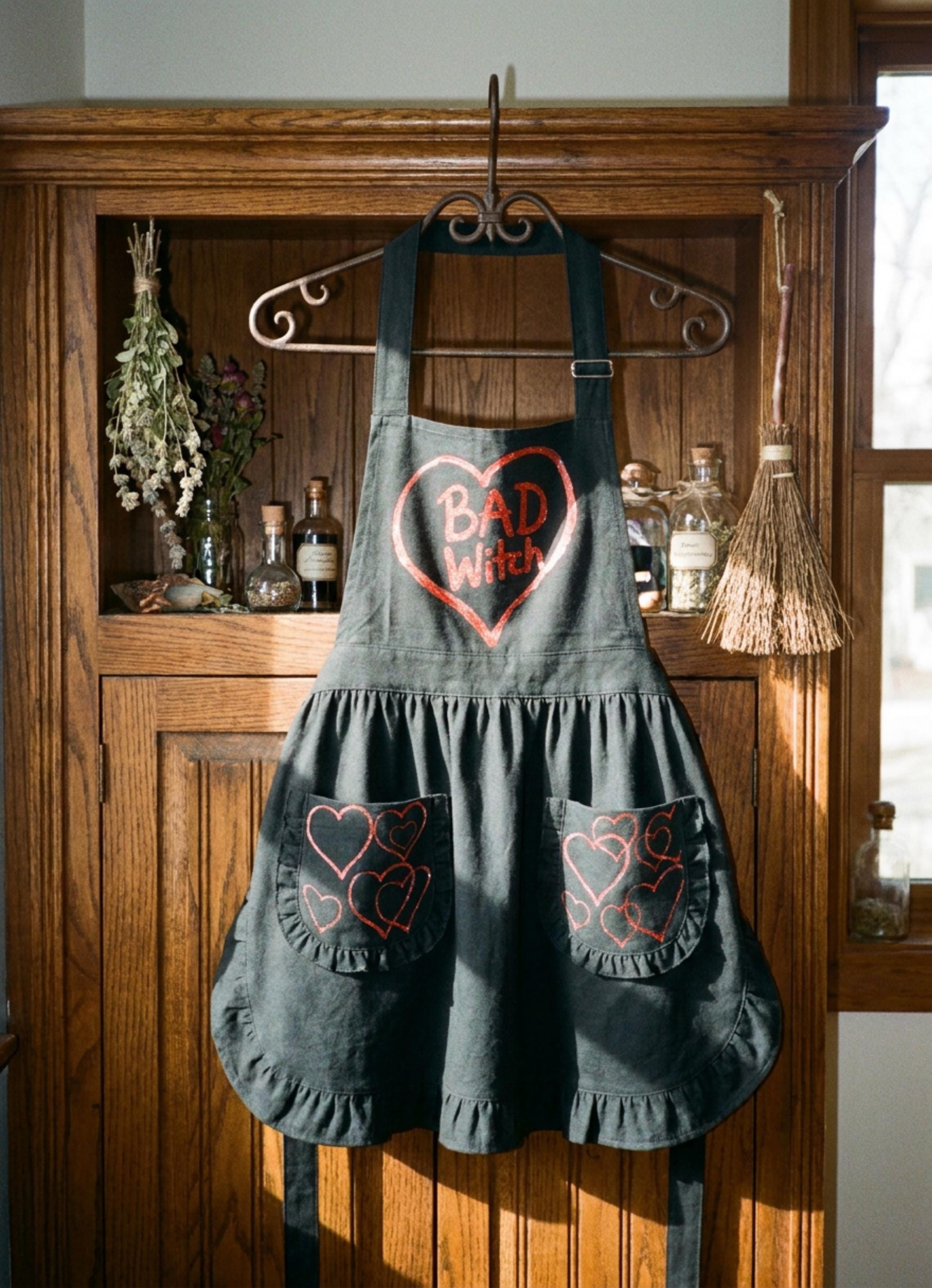Black Ruffled Kitchen Apron with Pockets – Aesthetic Cottagecore Baking Pinafore – Dark Whimsical Hostess Gift